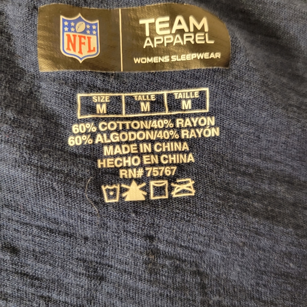 New England Patriots NFL Graffic V-Neck Shirt - Picture 3 of 5